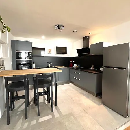 Louisa - Spacieux En Plein Centre - Places Gratuites - 1er Etage